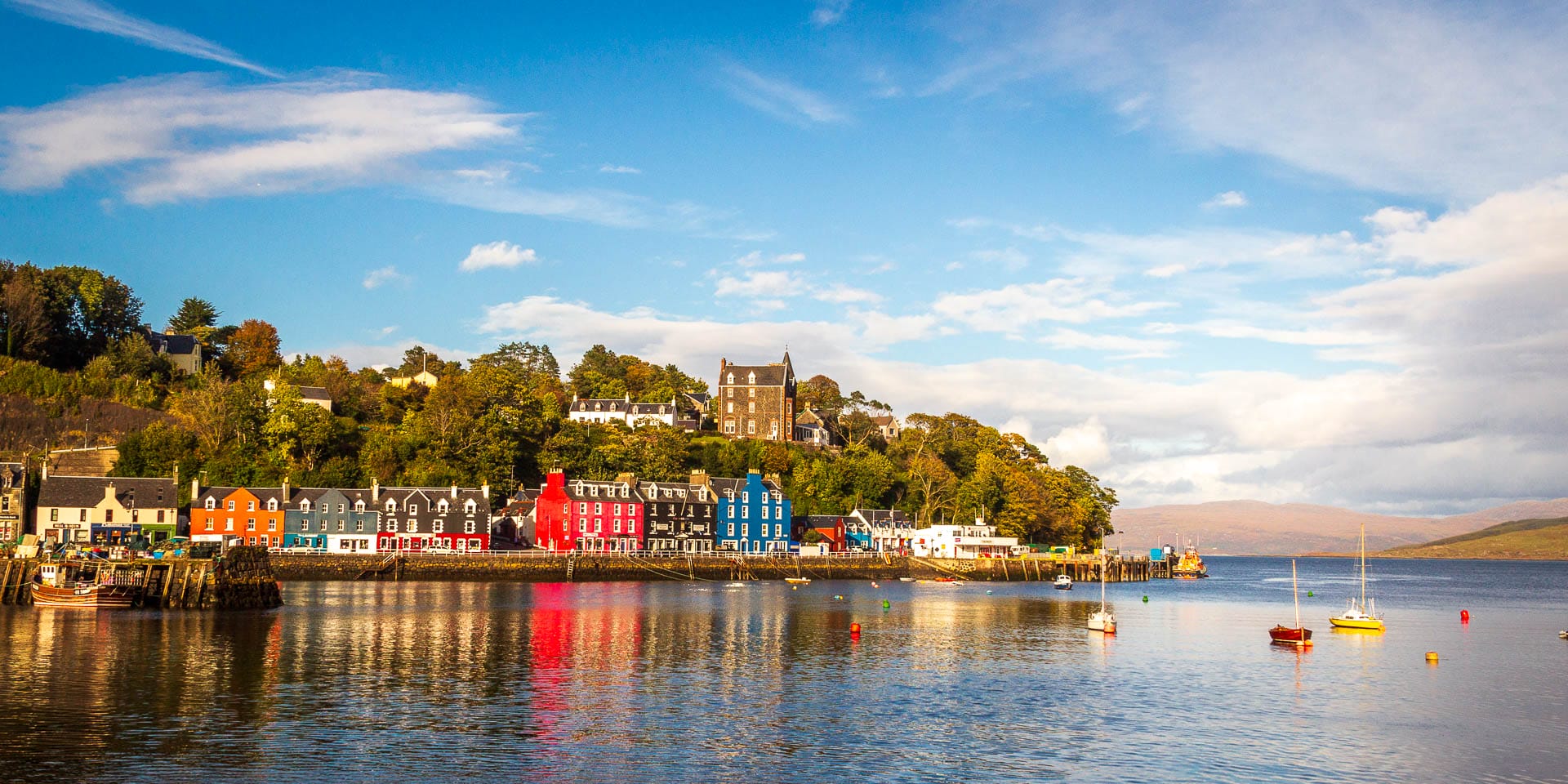 Tobermory ist der Hauptort der Isle of Mull und verzaubert mit seiner bunten Fassade